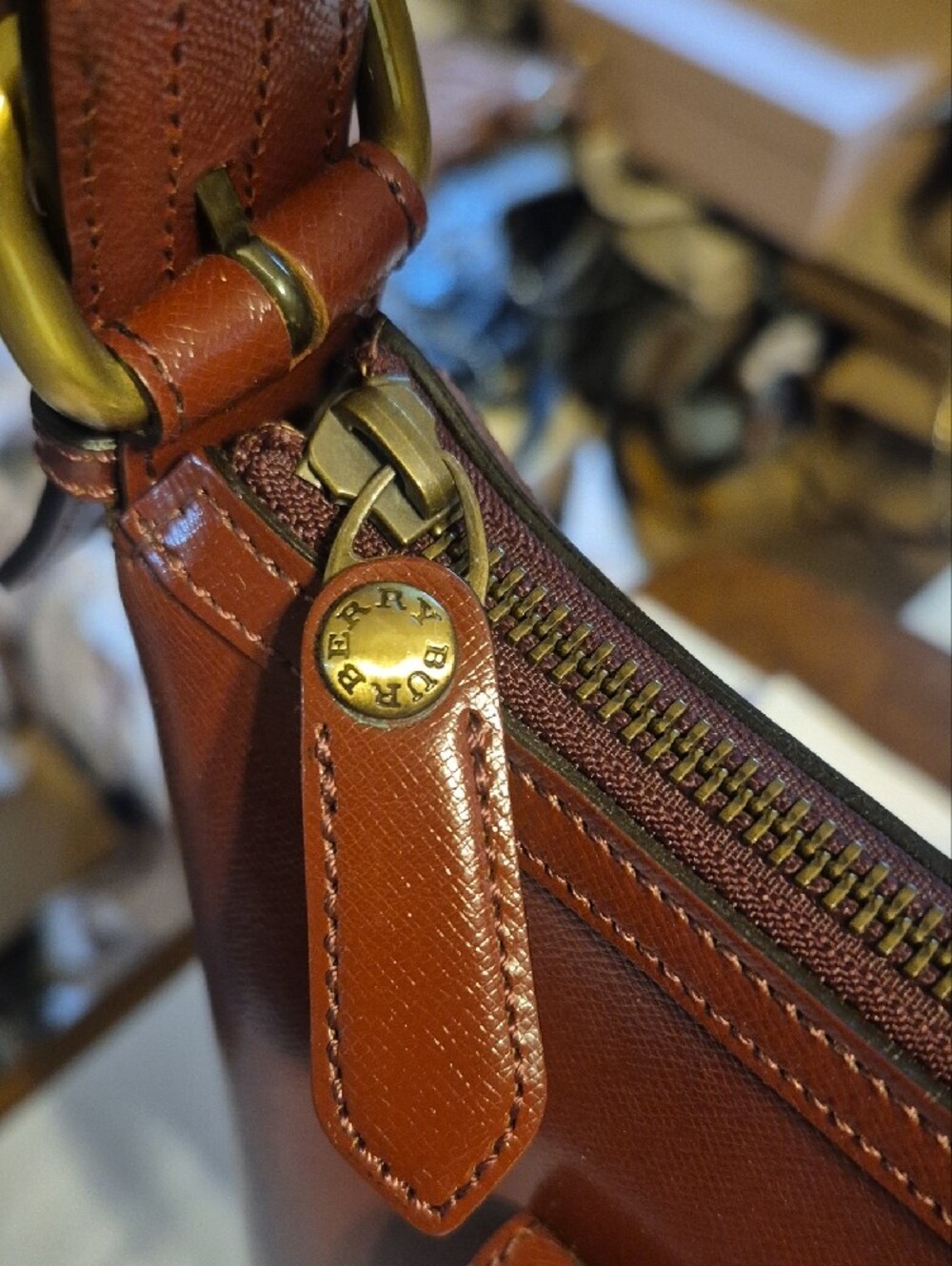 NWT Burberry Shoulder Bag in Deep Burgundy - Classic Women's Handbag NWT - Picture 4 of 9